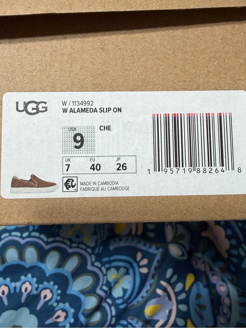 NWT UGG Alameda Slip-On in Chestnut with White Sole - Picture 10 of 10